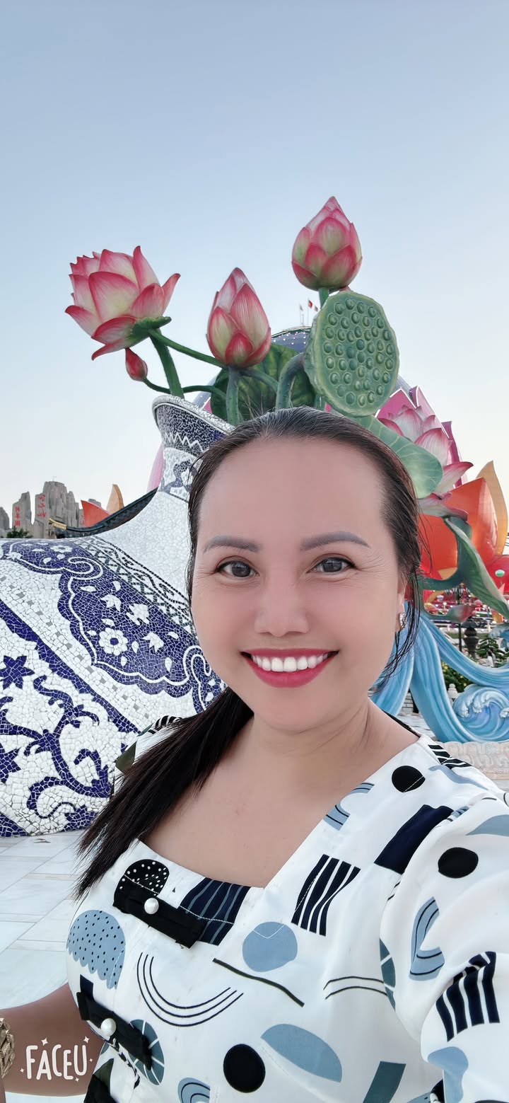 Hong Nhi