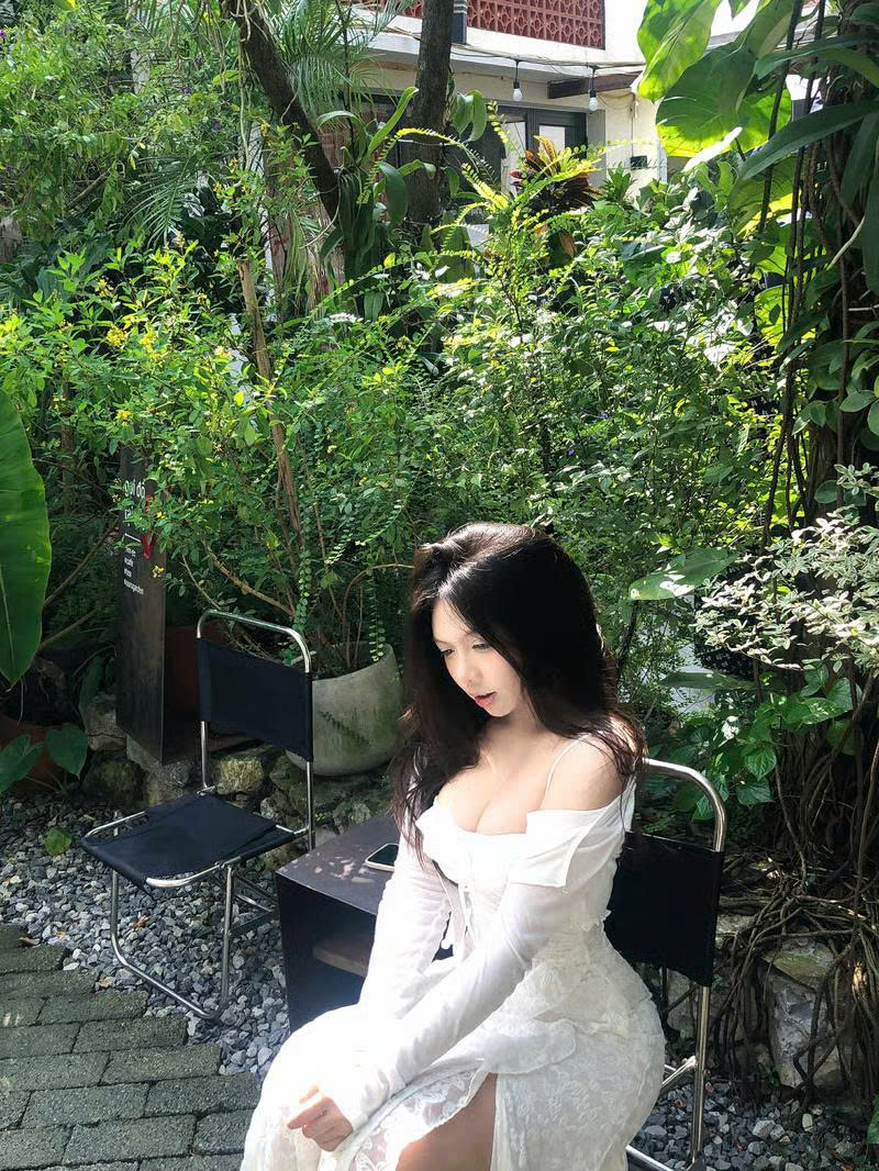 Analie Ánh