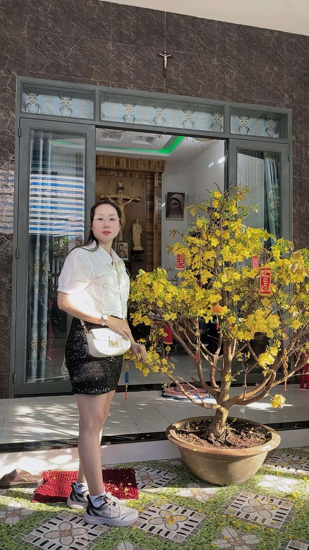 Hồng Vân