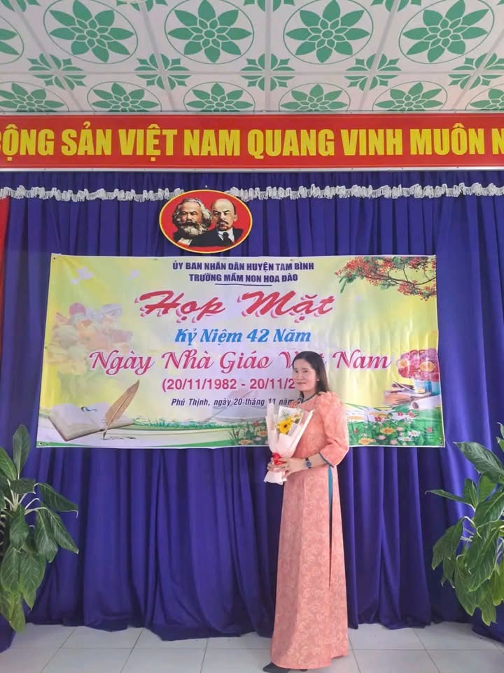Tuyết Hồng