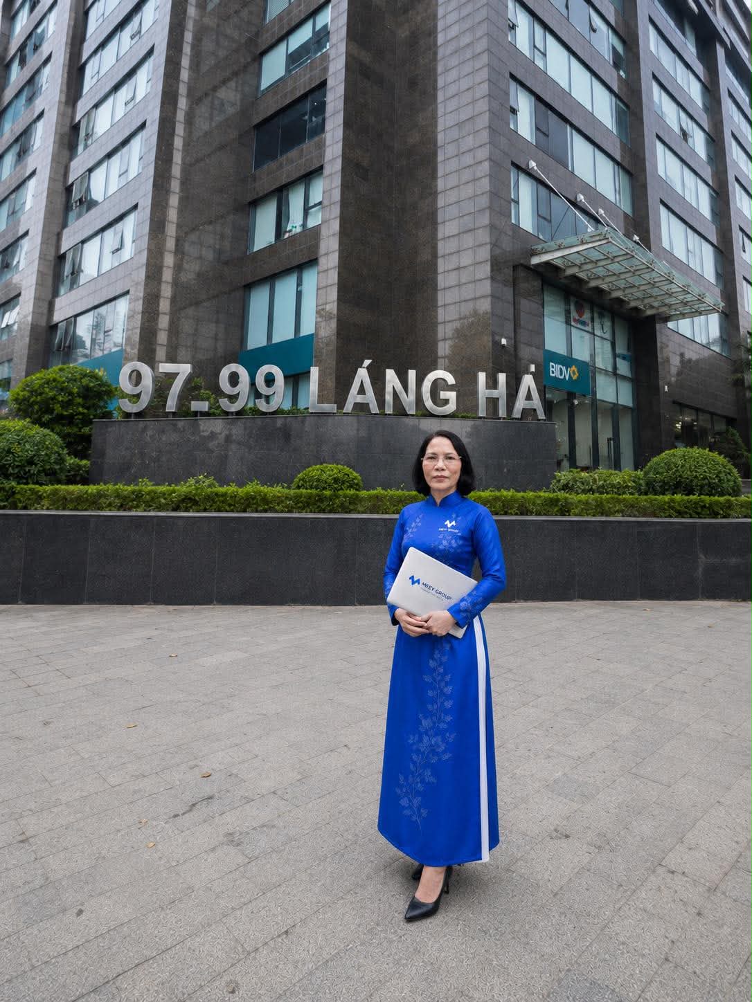 Hồng Cẩm