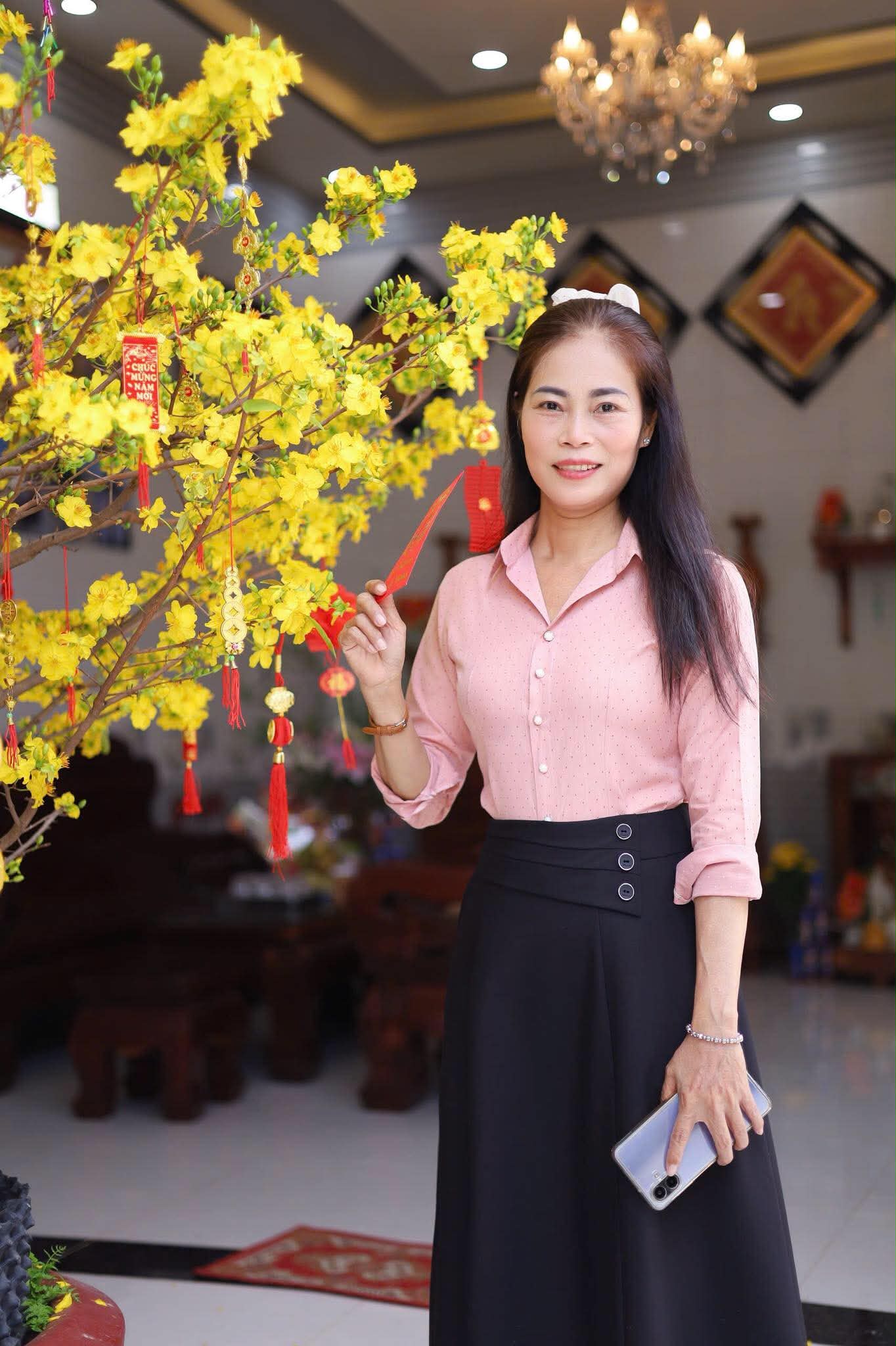 Thu Nguyệt